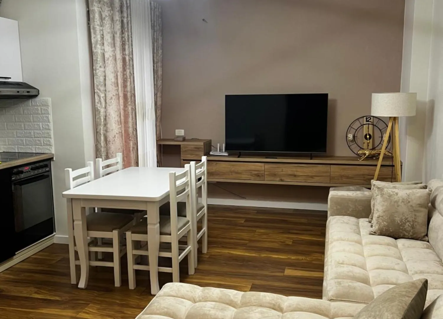 Art'S Apartment Durrës